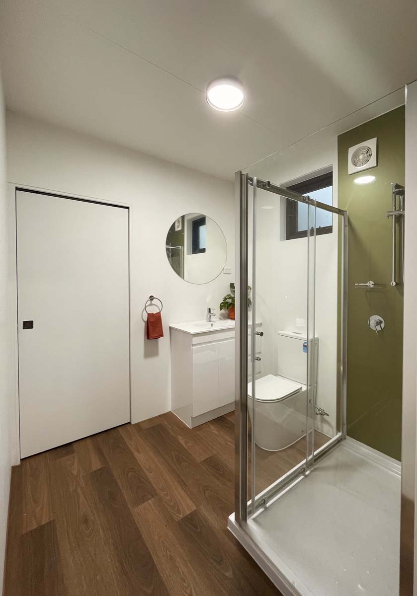 Vertical_Bathroom