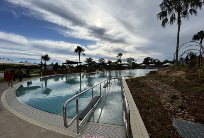 Billabong Parklands_Public Pool 2